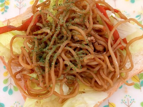 焼きそばのせトースト★